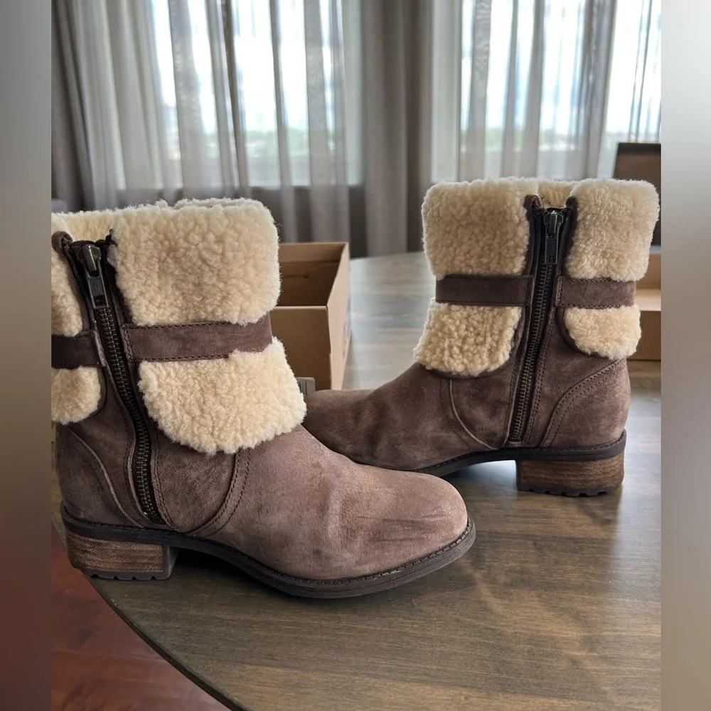 UGG Booties 👢👢 - Picture 5 of 9